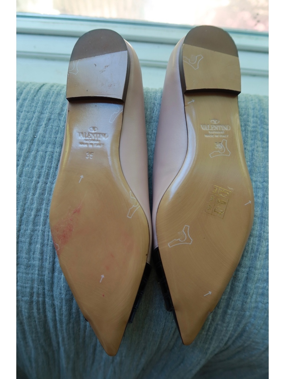 Valentino Garavani Beige Leather Rockstud Pointed Toe Ballet Flats - Picture 6 of 9
